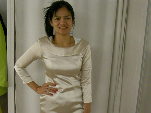 Die Änderungsschneiderei bearbeitet Kleider, Blusen und vieles mehr.