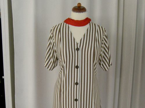 Blusen nähen und Hosen kürzen gehören zur Hauptaufgabe in der Änderungsschneiderei.